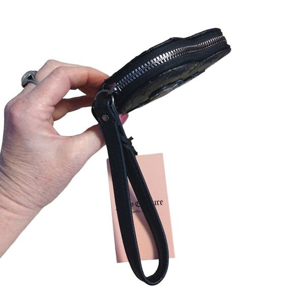 Juicy Couture Black Heart Shaped Zip Around 5" Wristlet NWT - Picture 9 of 13